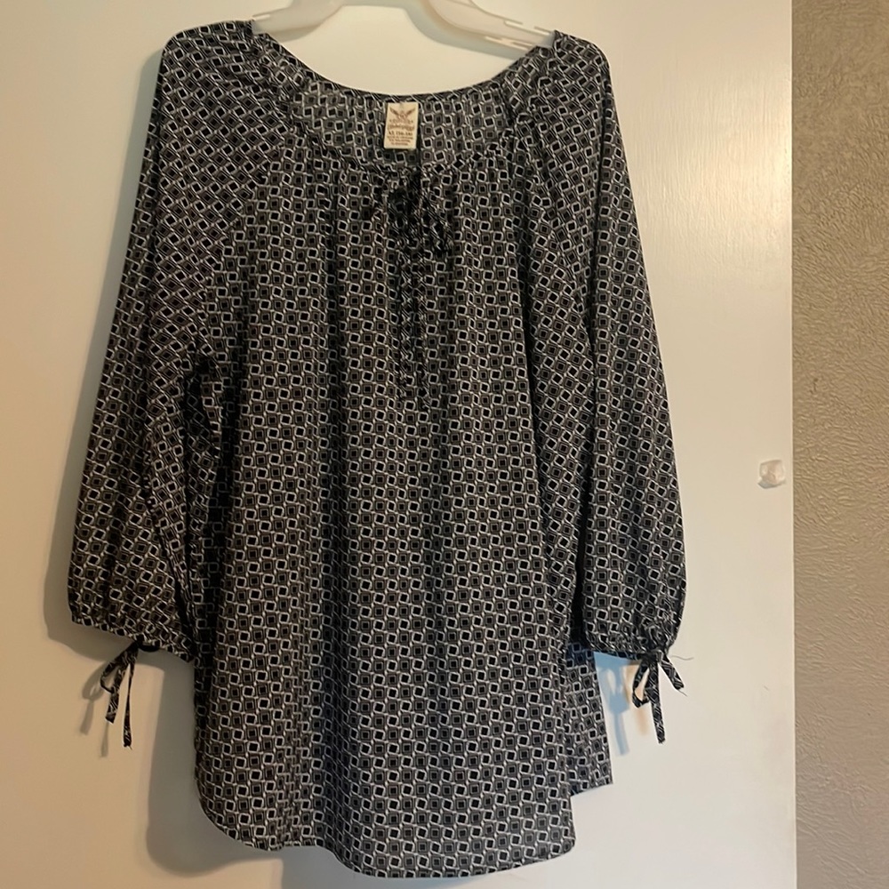 Faded Glory polyester blend blouse with cute bow ties at neck and wrists